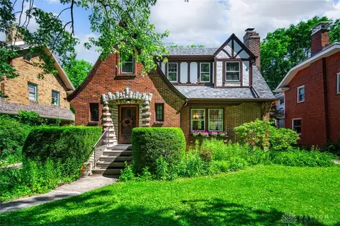 117 Lonsdale Ave, Oakwood, OH 45419