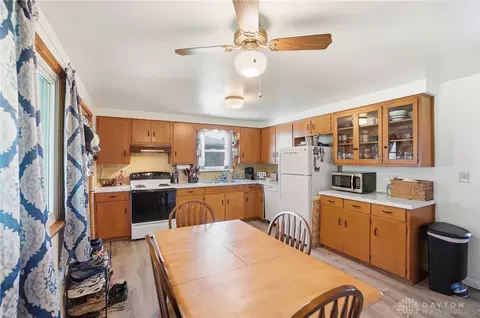 Kitchen - 4267 Helena Dr, Springfield, OH 45503 photo 2 of 8