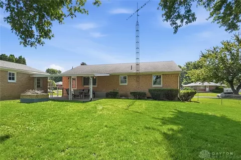 Exterior - 4267 Helena Dr, Springfield, OH 45503 photo 3 of 11