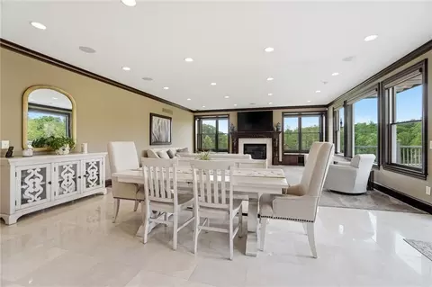 Dining - 4681 Upper Valley Pike, Springfield, OH 45502 photo 4 of 5