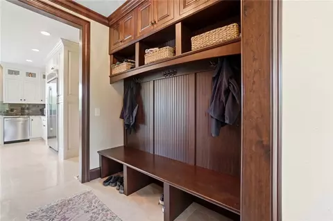 Entry Way - 4681 Upper Valley Pike, Springfield, OH 45502 photo 6 of 11