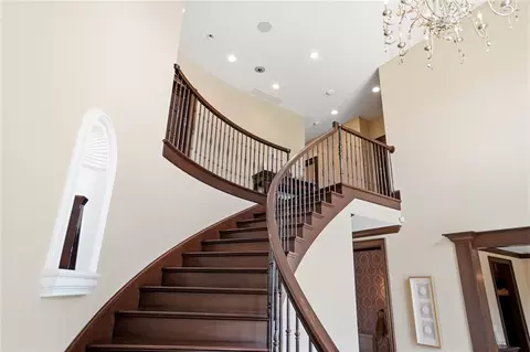 Entry Way - 4681 Upper Valley Pike, Springfield, OH 45502 photo 7 of 11