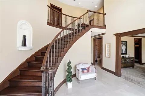Entry Way - 4681 Upper Valley Pike, Springfield, OH 45502 photo 4 of 11