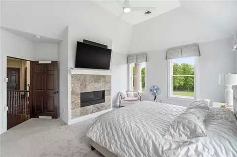 Bedroom - 4681 Upper Valley Pike, Springfield, OH 45502 photo 3 of 10