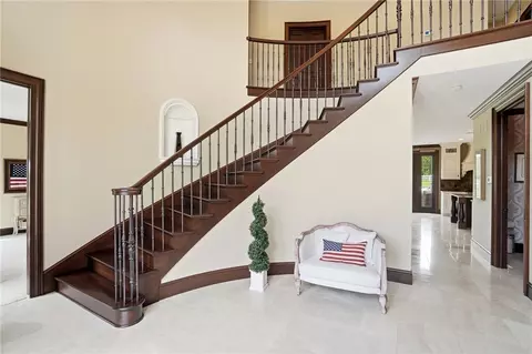 Entry Way - 4681 Upper Valley Pike, Springfield, OH 45502 photo 3 of 11