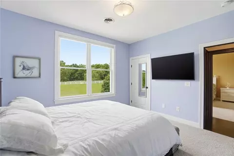 Bedroom - 4681 Upper Valley Pike, Springfield, OH 45502 photo 6 of 10