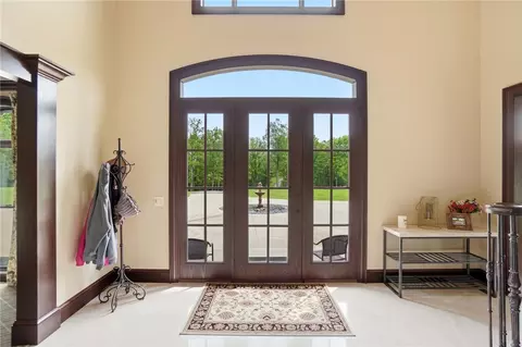 Entry Way - 4681 Upper Valley Pike, Springfield, OH 45502 photo 1 of 11