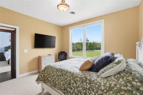 Bedroom - 4681 Upper Valley Pike, Springfield, OH 45502 photo 5 of 10