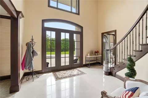 Entry Way - 4681 Upper Valley Pike, Springfield, OH 45502 photo 2 of 11