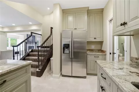Entry Way - 4681 Upper Valley Pike, Springfield, OH 45502 photo 10 of 11