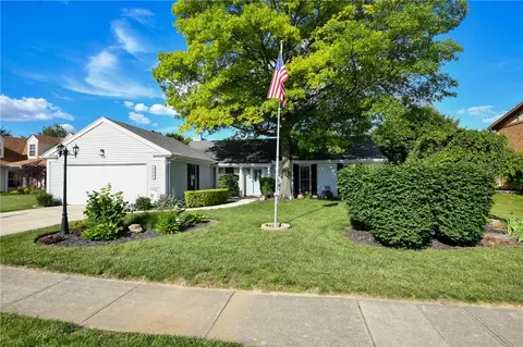 1438 Robinhood Dr, West Carrollton, OH 45449