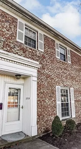 799 Clareridge Ln, Centerville, OH 45458