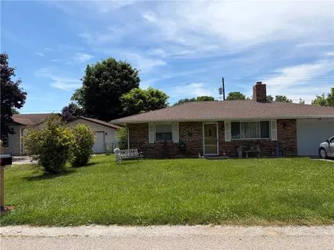 39 Dogwood Rd, Medway, OH 45341
