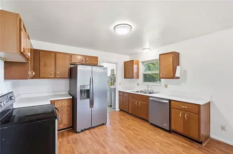 Kitchen - 3135 E State Route 55, Troy, OH 45373 photo 2 of 5