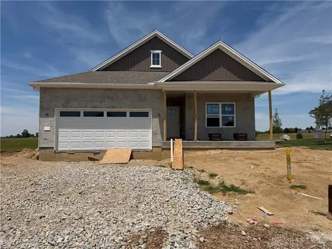 506 Grapewin Dr, Xenia, OH 45385
