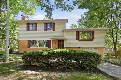 2504 Cross Country Rd, Dayton, OH 45431