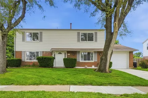 6221 Longford Rd, Huber Heights, OH 45424