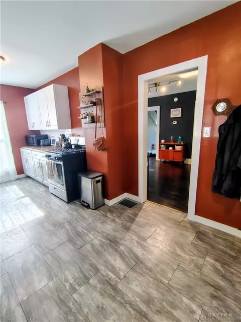 Kitchen - 3689 W National Rd, Springfield, OH 45504 photo 4 of 5