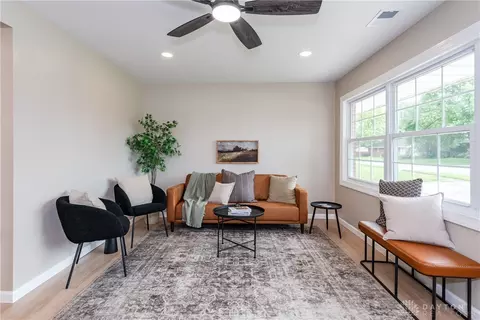 Living - 2808 Powhattan Pl, Kettering, OH 45420 photo 2 of 2
