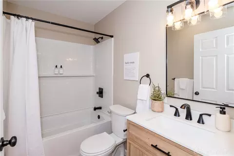 Bath - 2808 Powhattan Pl, Kettering, OH 45420 photo 1 of 4