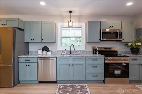 Kitchen - 2808 Powhattan Pl, Kettering, OH 45420 photo 6 of 6