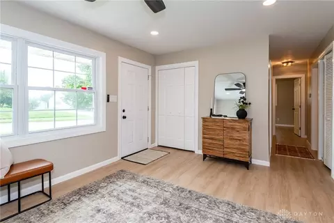 Entry Way - 2808 Powhattan Pl, Kettering, OH 45420 photo 3 of 5