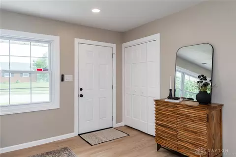 Entry Way - 2808 Powhattan Pl, Kettering, OH 45420 photo 1 of 5