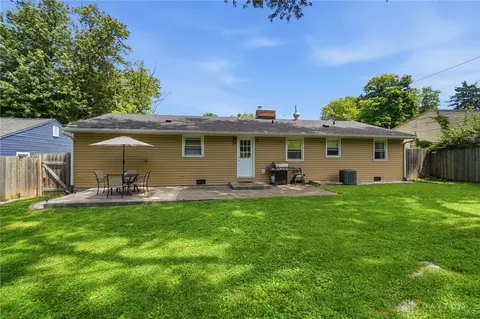 Exterior - 20 E Bryant Ave, Franklin, OH 45005 photo 5 of 12