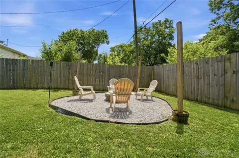 Exterior - 20 E Bryant Ave, Franklin, OH 45005 photo 6 of 12