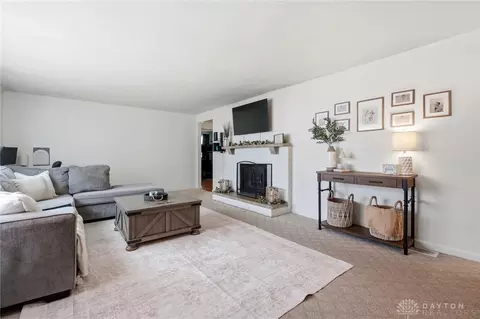 Living - 20 E Bryant Ave, Franklin, OH 45005 photo 1 of 5
