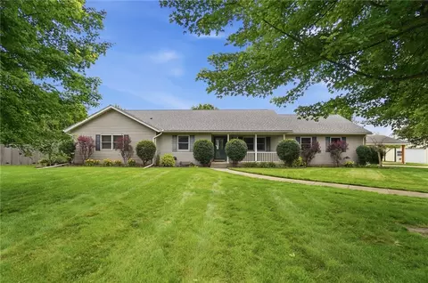 1700 W Sparrow Rd, Springfield, OH 45502