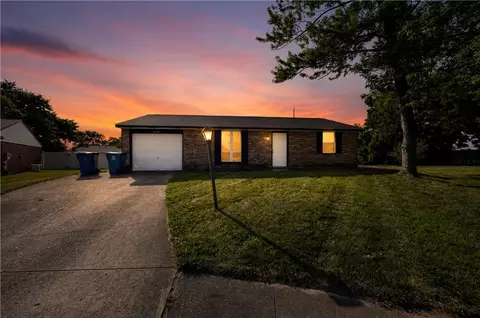 8258 Ivy Glen Cir, Huber Heights, OH 45424