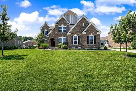 Exterior - 1954 Stepping Stone Ct, Centerville, OH 45458 photo 7 of 13