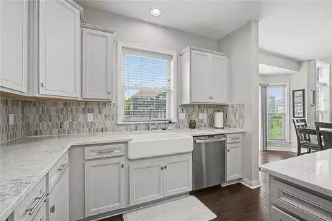 Kitchen - 1954 Stepping Stone Ct, Centerville, OH 45458 photo 6 of 7