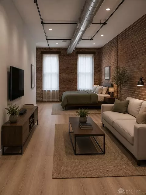 12 S Market St #201, Troy, OH 45373