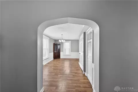Entry Way - 2035 Stapleton Ct, Dayton, OH 45404 photo 3 of 5