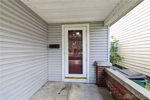 Exterior - 2035 Stapleton Ct, Dayton, OH 45404 photo 1 of 2