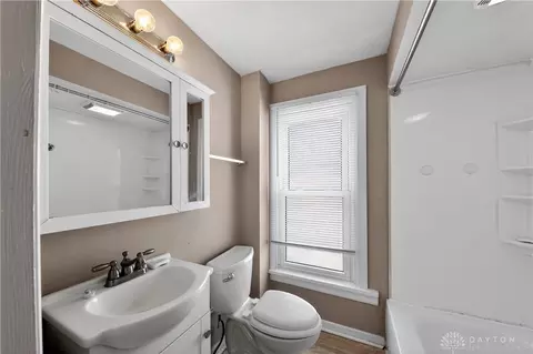 Bath - 2035 Stapleton Ct, Dayton, OH 45404 photo 1 of 2