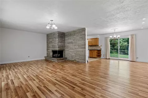 Living - 711 Upper Valley Pike, Springfield, OH 45504 photo 1 of 6