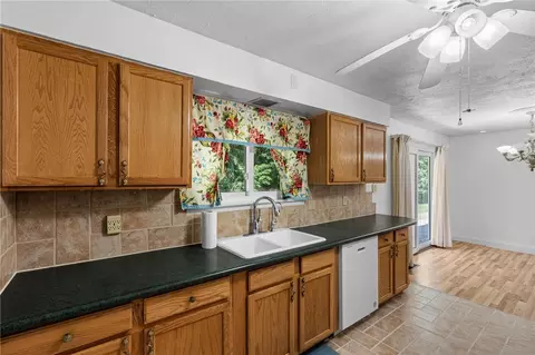 Kitchen - 711 Upper Valley Pike, Springfield, OH 45504 photo 3 of 3