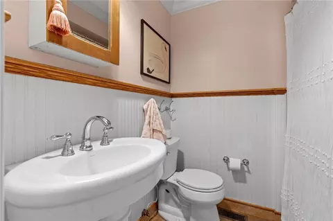 Bath - 2409 Delta Ave, Kettering, OH 45419 photo 1 of 3