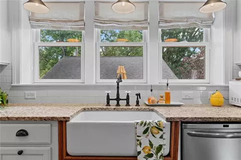 Kitchen - 2409 Delta Ave, Kettering, OH 45419 photo 5 of 6