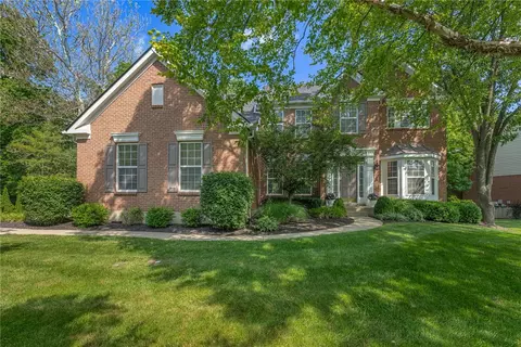 1717 Heritage Lake Dr, Centerville, OH 45458
