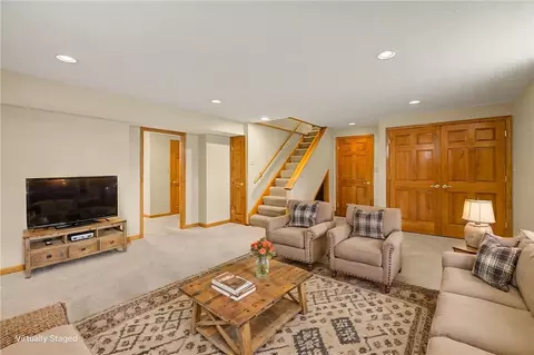 Living - 9915 Sheehan Rd, Centerville, OH 45458 photo 3 of 4