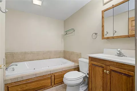 Bath - 9915 Sheehan Rd, Centerville, OH 45458 photo 6 of 6