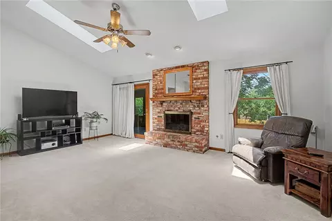 Living - 9915 Sheehan Rd, Centerville, OH 45458 photo 2 of 4