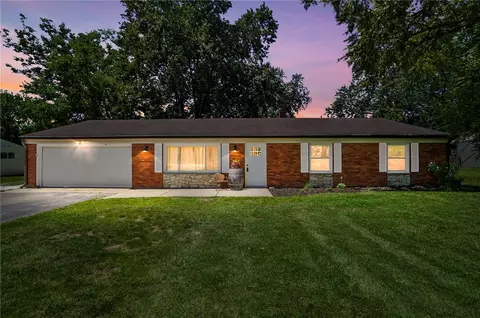 9095 N Bunnell Hill Rd, Centerville, OH 45458