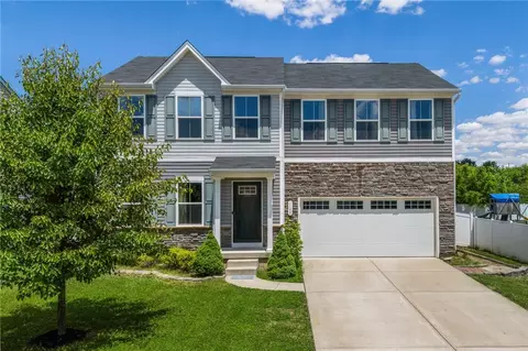 1195 Lisa Marie Dr, Xenia, OH 45385
