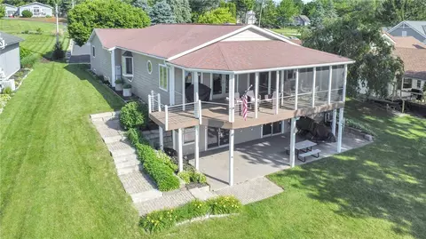 1101 Chickasaw Dr, London, OH 43140