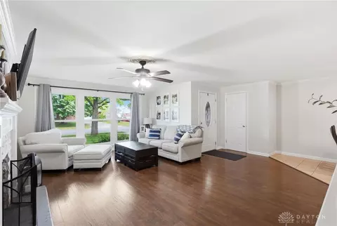 Living - 1228 Rose Bower Ave, Kettering, OH 45429 photo 2 of 3